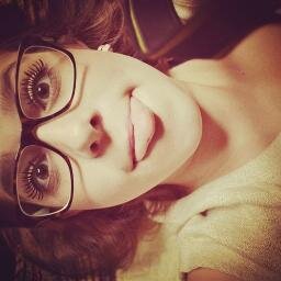 Belieber,Lovatic,Smiler.Sou cheia de defeitos mais meus defeitos me fazem uma pessoa especial,diferente,não sou idiota,sou teimosa,e quer saber orgulhosa 3