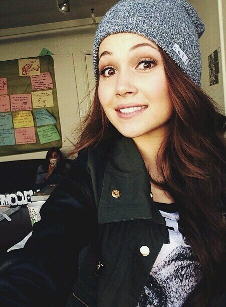 Hey It's Kelli! A.K.A Bree from Lab Rats (: |Singer,Actress,Dancer| Be Happy, Funny, Weird, Crazy, Be You! Daughter: @Mistybear101 {Single} ~Roleplayer~