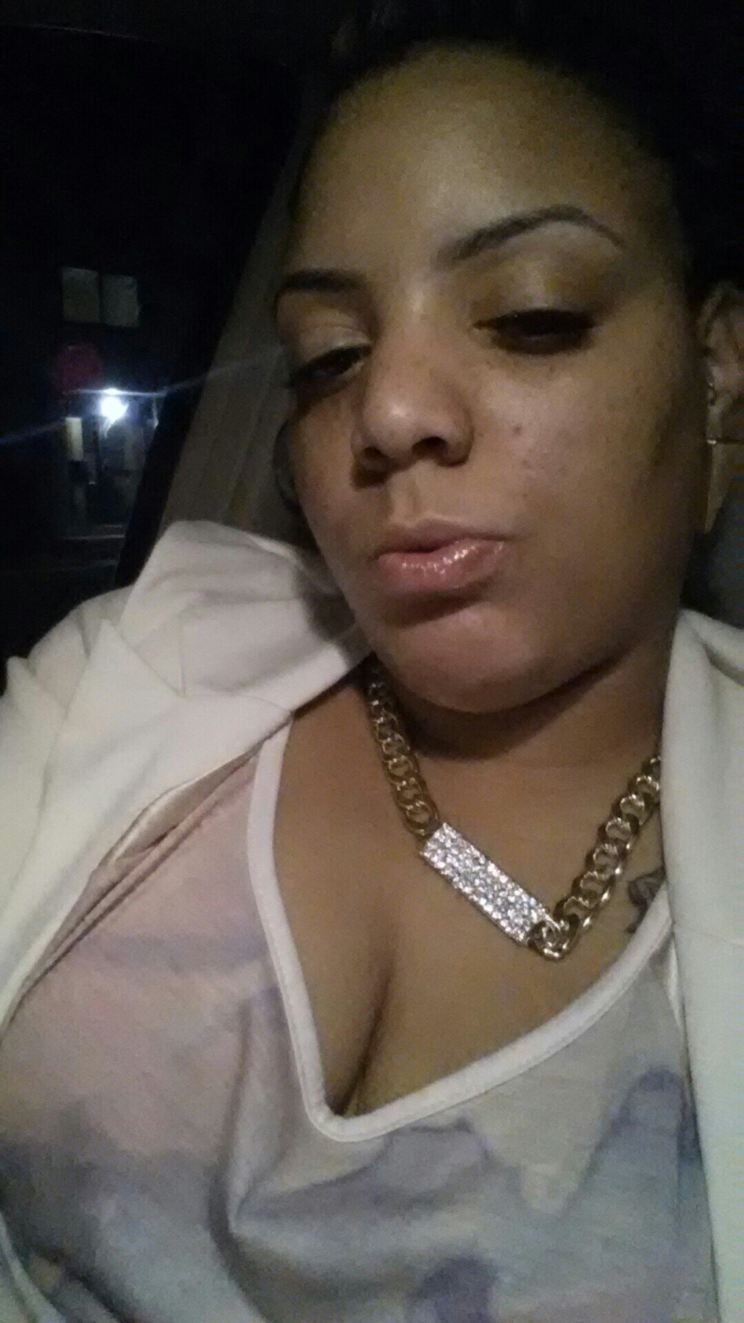 Im jst a young black woman jst trying to make it..Done been threw so much makin something outta myself is the only way~ThIs Is Me~EiTheR ❤Me Or  Me!!!!