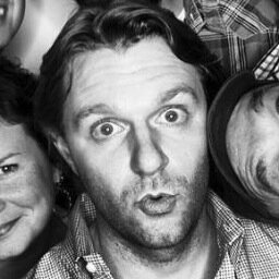 ross2e's profile picture. Unusually pleasant-smelling.