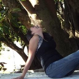 Biografia?
Nαo importα o quє єu diigα,
Vocє irα vαlorizαr pєlo quє vê,
julgαr pєlo quє ouviu
e opinαr pєlo quє conhєcєu (!)