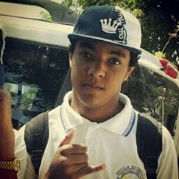 Gosto de Games, animes, series, tenho 15 anos, sou sagitário e Solteiro