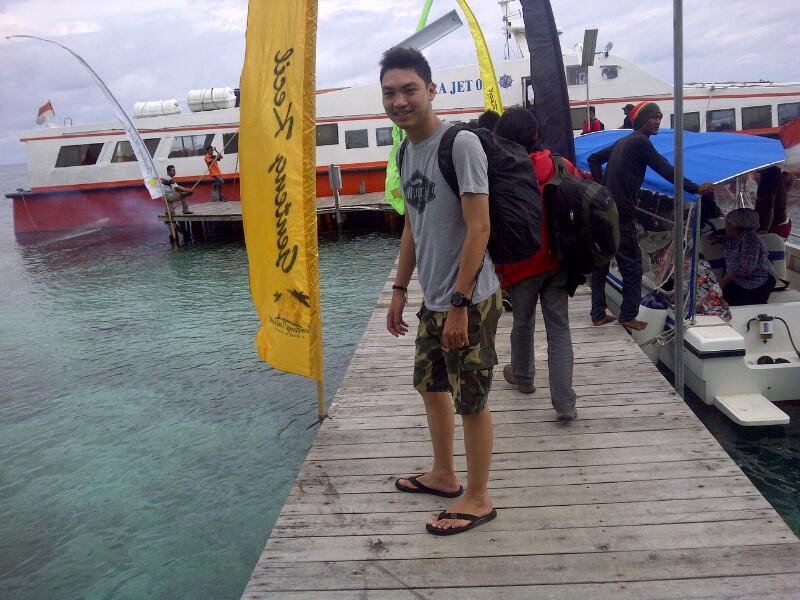 rivofebrian's profile picture. 