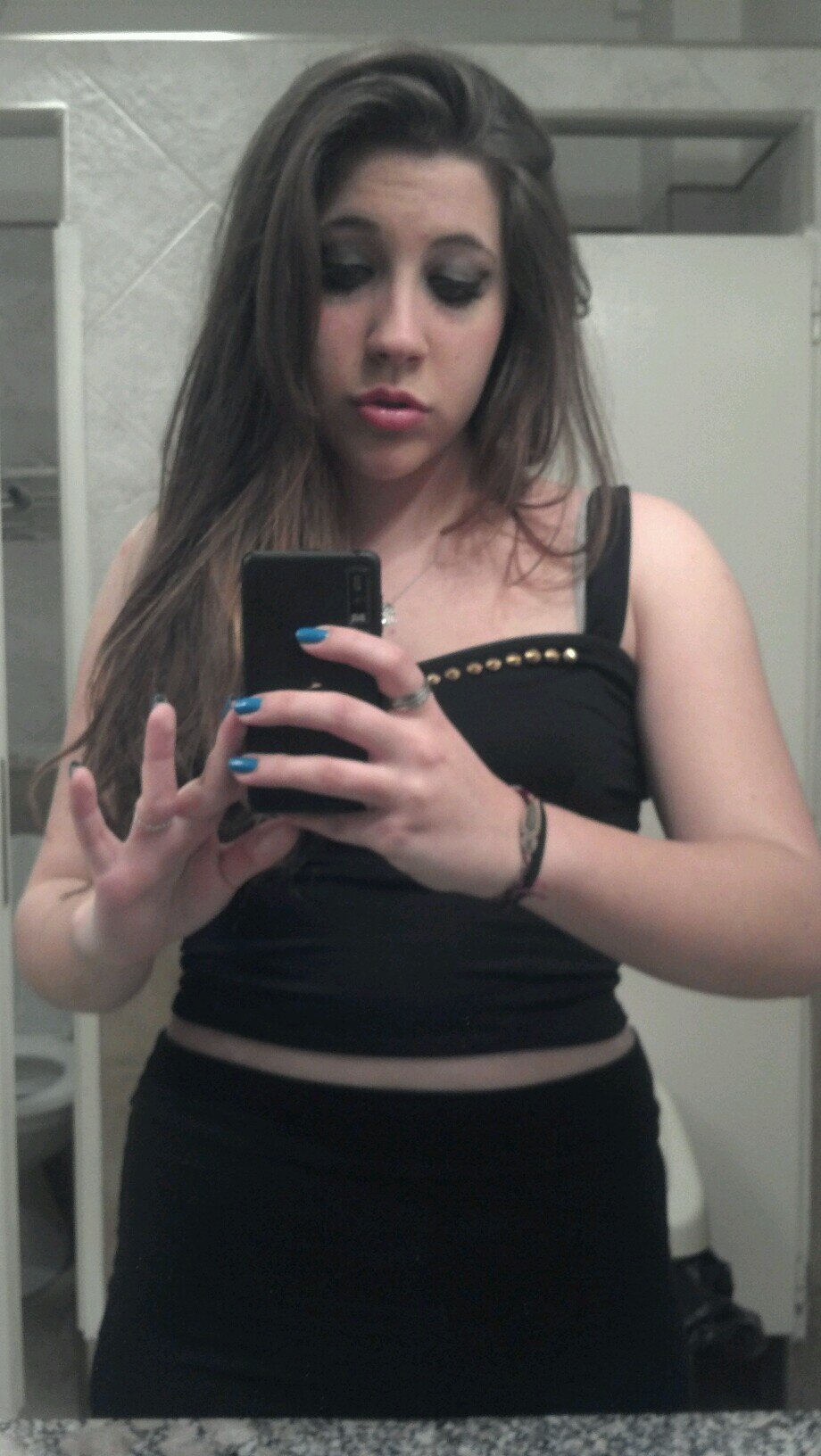 Ven ! ,Escapemos A Narnia *-*
 C.A.B.J, 
 Amo a Justin Bieber , JBAO y JBAM Rlz ♥ La opinión es tuya, la vida es mía..