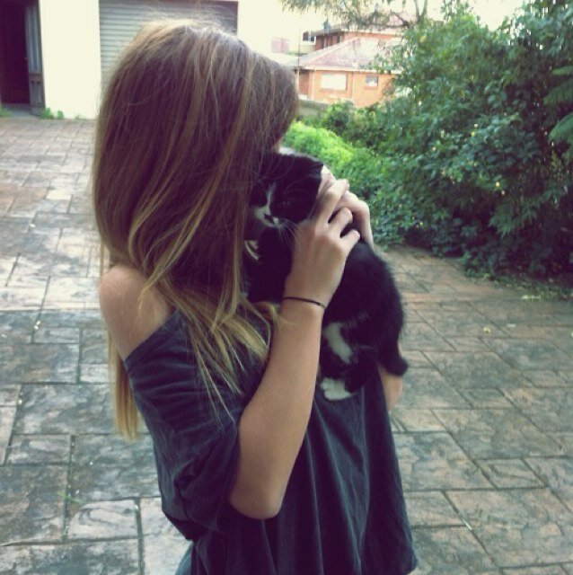 Dance like nobody is watching, Sing like nobody is listening, Love like you've never been hurt