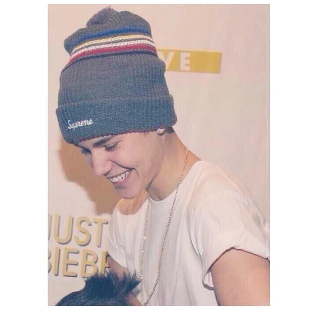 Please follow @biebsmilexo