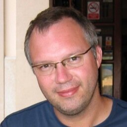 Senior consultant akoestiek bij Antea Group. hNLP master coach. Leergierig. Autodidact. Eerlijk. Oprecht.