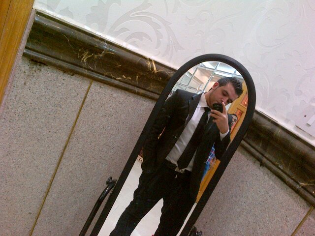 20-6-1990 interior designer - pin:24D31D29