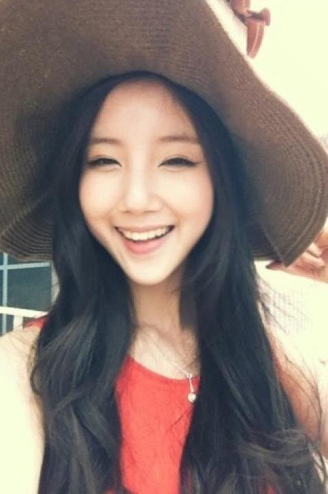 cantik. udah itu aja(•̅_•̅ )
