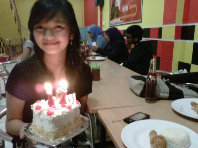 Novita.indah.Sari ♥ 10 November | Shs 5 X-3 | SMILE Chearleading ☺ http://t.co/y62lVYp4Z2 vitha novitha