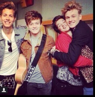 We think The Vamps are perfect your opinion is invalid:) Brad,Tristan and band account follow Ahhhhh!!!!! Press that follow button!