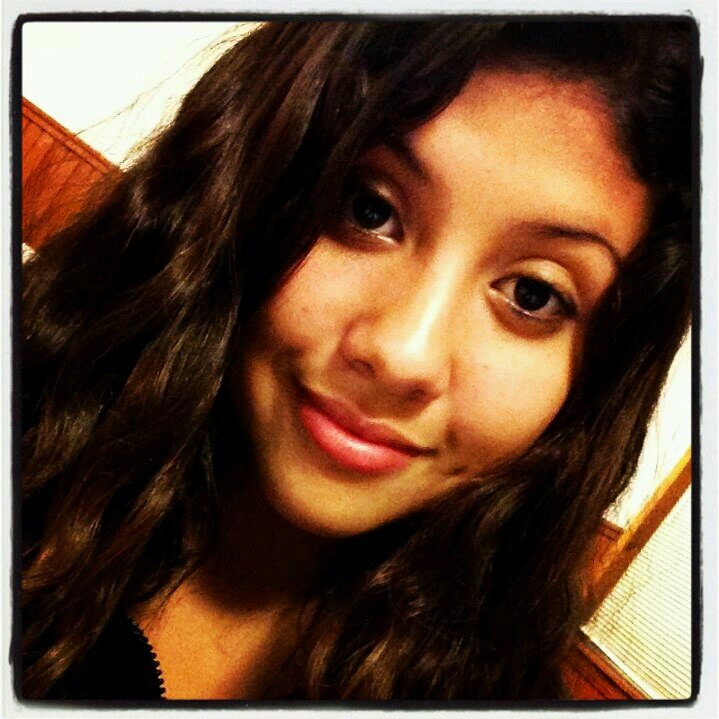follow? i follow back hmu at instagram @itsmiiiaaaa_13 and that bird with a plus sign yeah click dat fuckin beautiful button