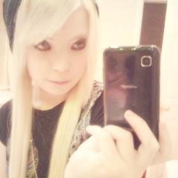 hi, im beth. bands saved my life including Dave Days. ^.^ best friend is @BringMetheWifi_ ilysm :3 :-*