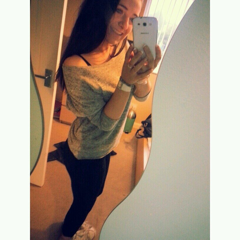follow me i follow back:)