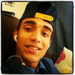 Saudade é um sentimento que quando não cabe no coração, escorre pelos olhos. Canceriano,chato de verdade,Avenged sevenfold,Guns' n Roses e skate mais ? segue.