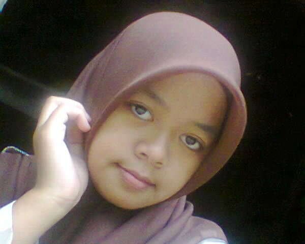 hidup jngan hnya trus berhyal, ,ttpi brusaha dan raihlah hyalan itu , ,