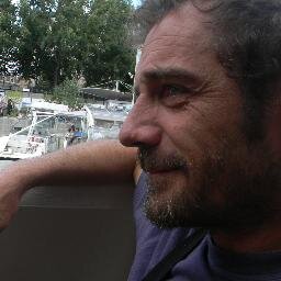 citoyen, doux rêveur, combattant pour un monde plus juste La liberté comme base, l’égalité comme moyen, la fraternité comme but.