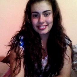 No se pierde lo que no tuviste, no se mantiene lo que no es tuyo y no puedes aferrarte a algo que no se quiere quedar.