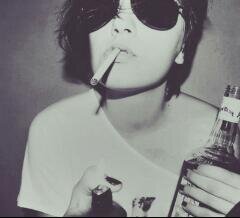| Since 1999 | Si la vida te da limones los echas en el cubata | Fumar juntos morir solos | Follow back niños | Weednos días |