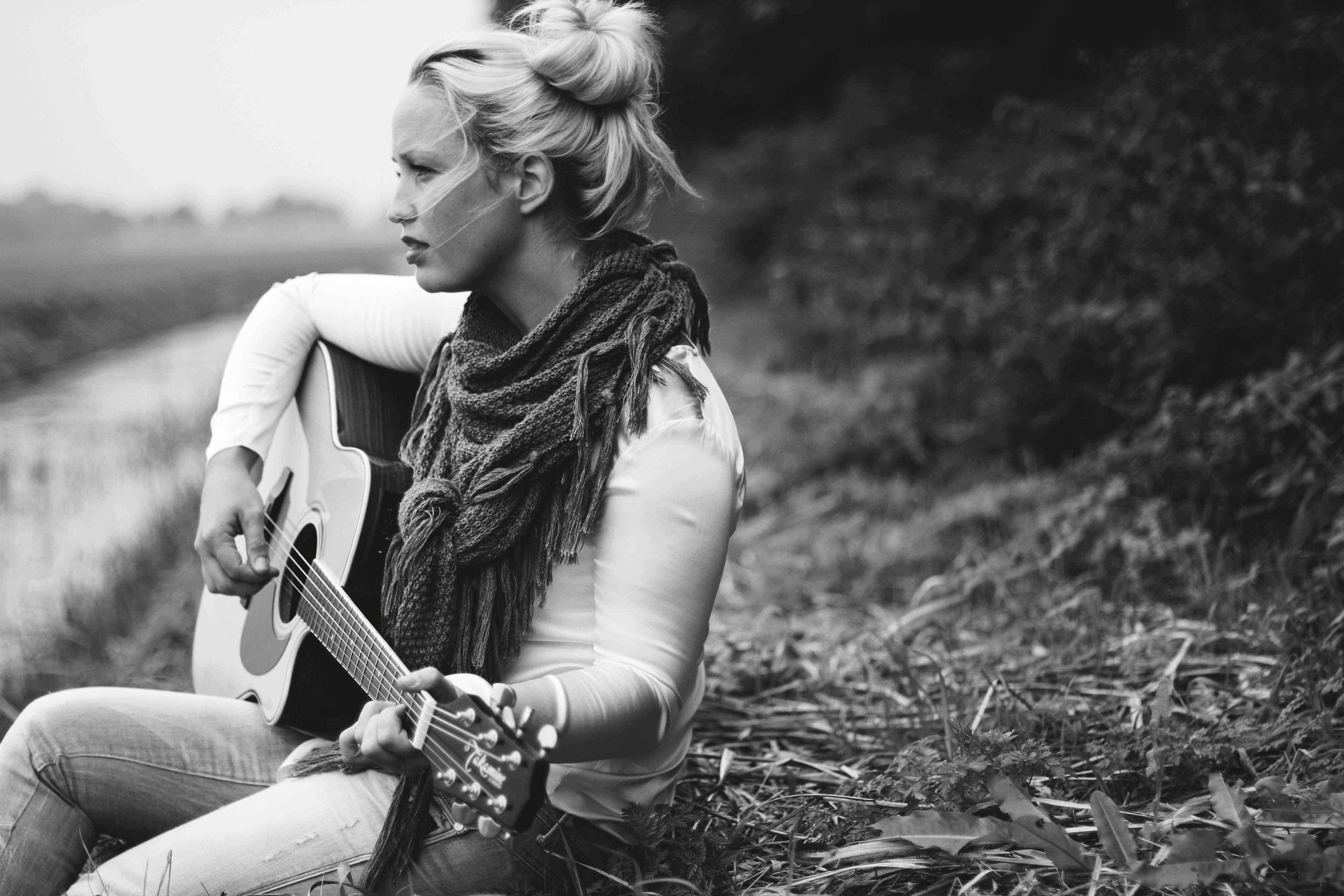 Zangeres, Zangdocente, Vocal Coach, Songwriter, Backing Vocals, Studiowerk, http://t.co/Qjf53B7Zvp