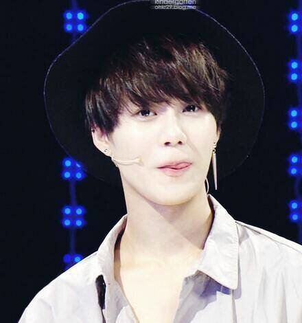 `yeppae~ I'm Leetaemin of SHINee ☆not real just bot☆ #93line || Bie♥ : @Thunder_BoYfAm || 6\5\56 || member 26 #idolboyfam