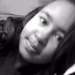 Não procuro ser perfeita procuro alguém que aceite minhas imperfeições.......♥