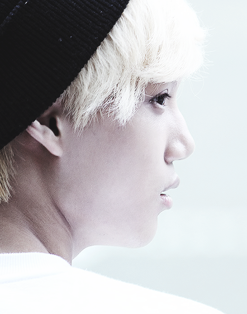 Holi me gusta EXO , HunHan , TaeKai, KaiSoo , TaoRis, EunHae , KyuMin. Tambien me gusta Xoda , Vardoc , Town , Rubius , Mangel.Sigueme y te sigo
