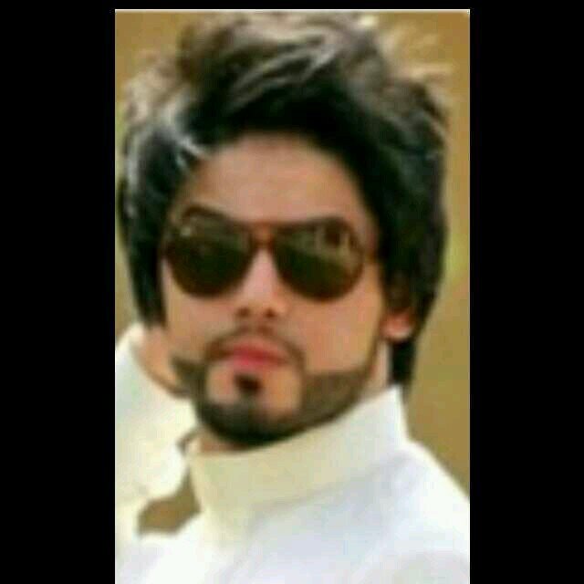 ‏‏مهماا غردت،فهي مجرد حروف وكلمات أعجبتني ولا تعبر عن حالتي الشخصيه إطلاقا،كل الحكايه ذوق.!        !متابع بصمت!‏