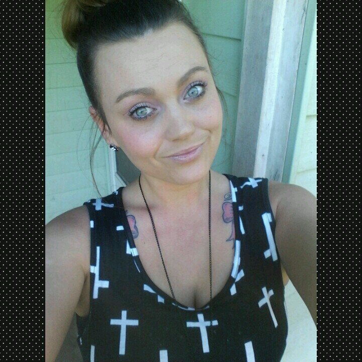 Vℓivε ℓifε , ᴺ∂' ∂rεαm βig ♡ ; 26 years yOUNG, ProuD Mommy of 2, #TeamℱℴℓℓℴωBack  #TeamSagittarius ♬♫