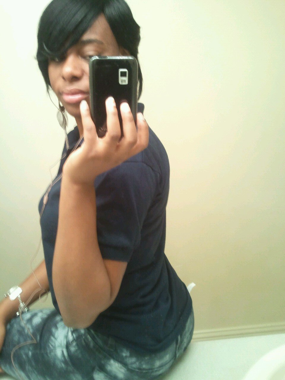 im laid back dont like drama have a 7 year old son that i love dearly.