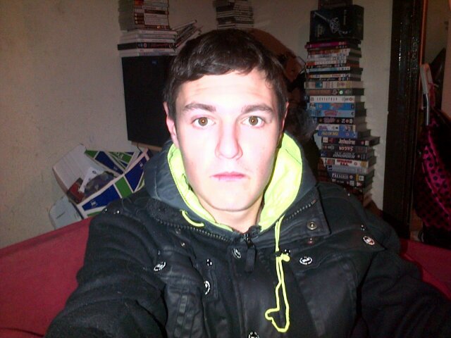 bulldog42_75423's profile picture. I am a lad who lives in birmingham I am 18 years old I am a person who can make a good conversation. And that I will follow you 100%