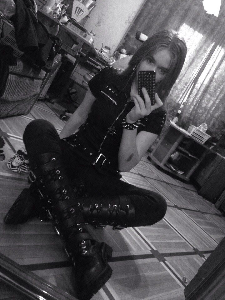 Мне нравится обманывать себя мечтами.
Instagram - Ksushaonly