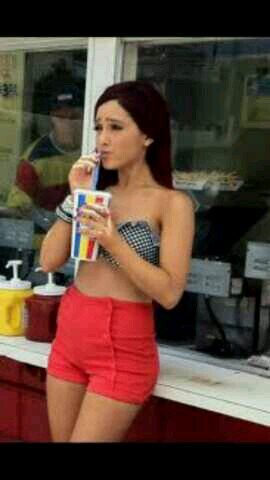 I'm Ms. Grande the new math teacher ♥ Bisexual and Single♥