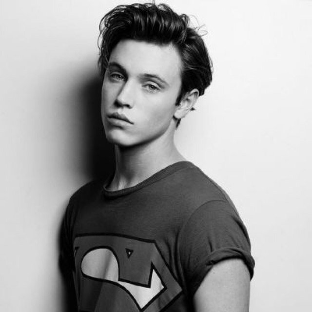 [RP, 18+, Gay] #Single Hi, I'm Courage The Cowardly Dog. I'm extreamly shy.