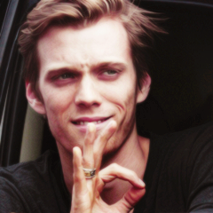 a cada unfollow que vcs me dão um personagem da sua saga favorita morre ♥