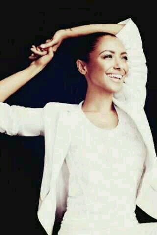@KatGraham Nobody loves you as much as I do. You're my idol. You're so pretty and cute. You are an amazing actress. Bonnie.