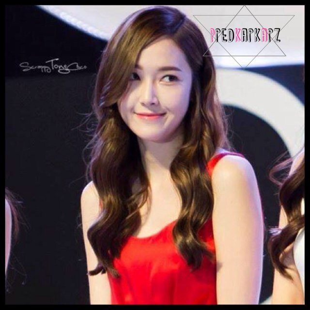 I'm both Not real.Thank Follow Me. (:   จบนะ  ไม่หยิ่งเพียงแค่คุณชวนฉันคุย ขอบคุณที่มาเป็นเพื่อนกัน
