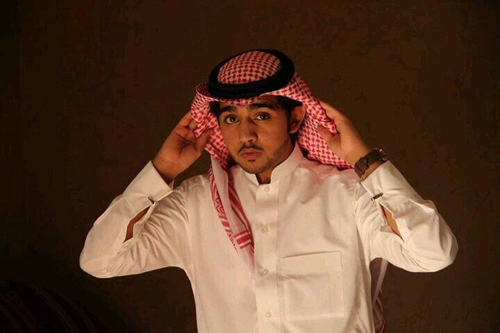 ‏‏‏‏انسان بسيط .. احب التصوير .. قنوع جدا بالذي كتبه لي الله ..                        kik:maoon1418