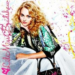 Just a girl from Connecticut. I love my family, my friends, a boy and most of all, Manhattan. Before Sex and the City it was just Me, Carrie Bradshaw. [21+RP]