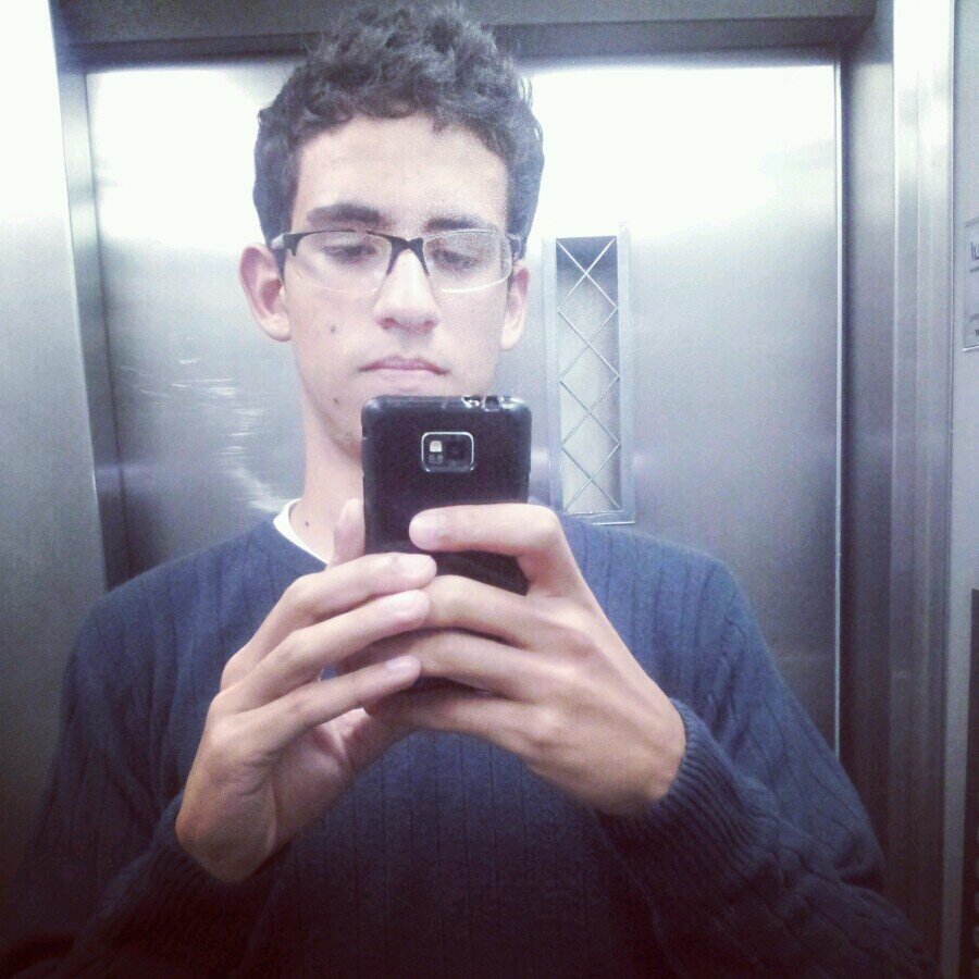 A FELICIDADE ESTÁ NAS COISAS MAIS SIMPLES . . .