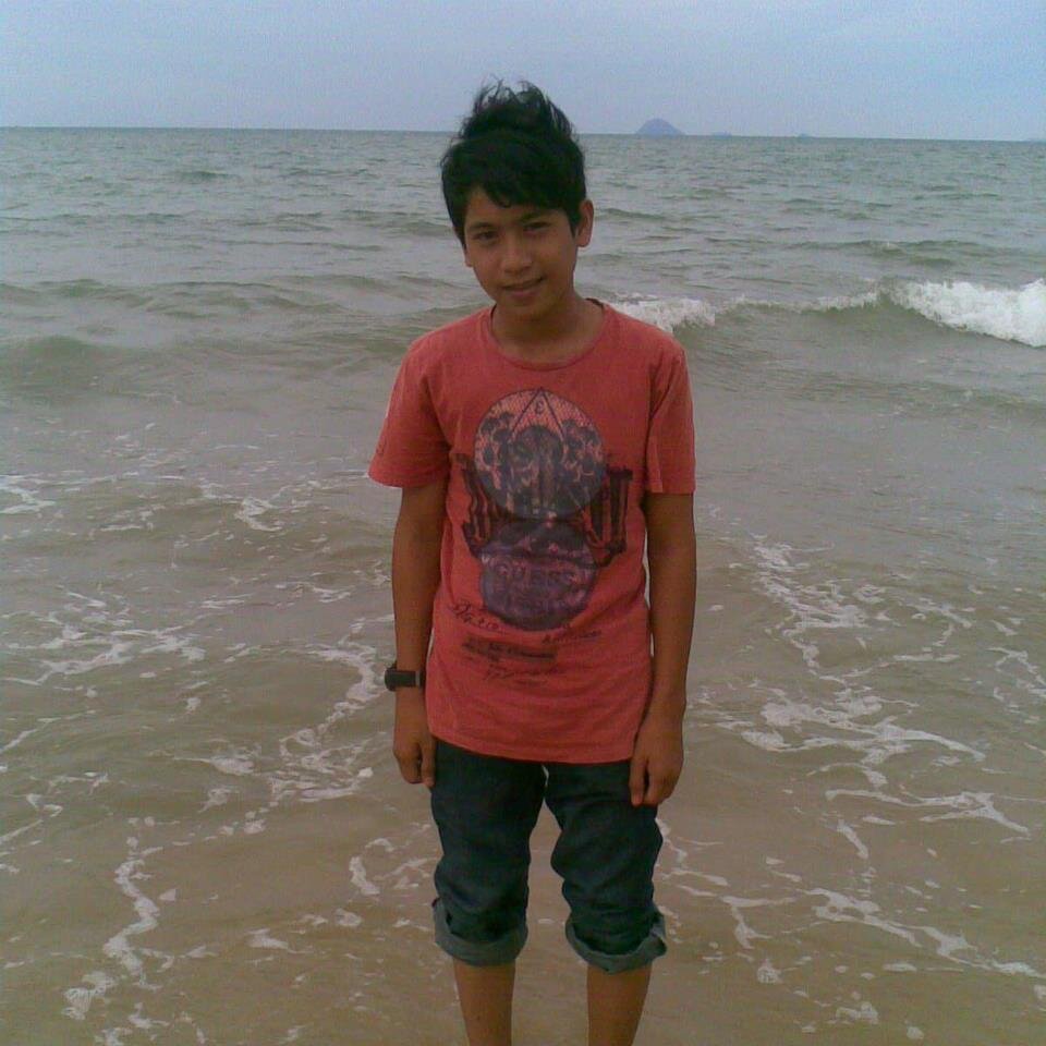 hye all follow me . i follow you back :)