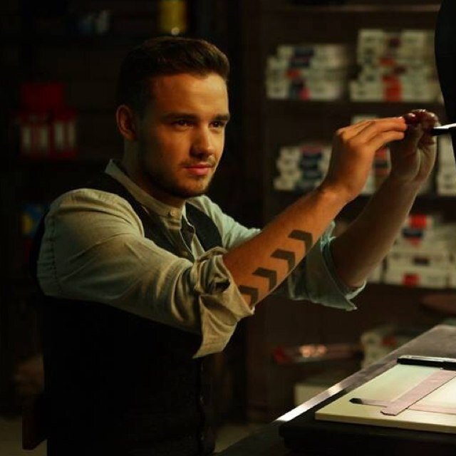 I'm Liam. I play soccer..