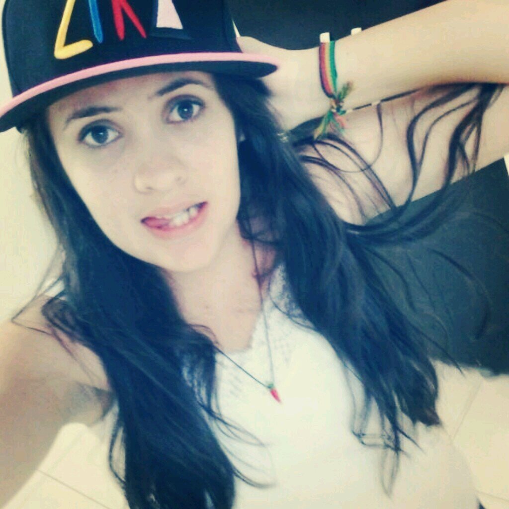 São Paulina, Chata, Orgulhosa, Irônica, Metida, Ignorante, Leonina... Seduz? :3