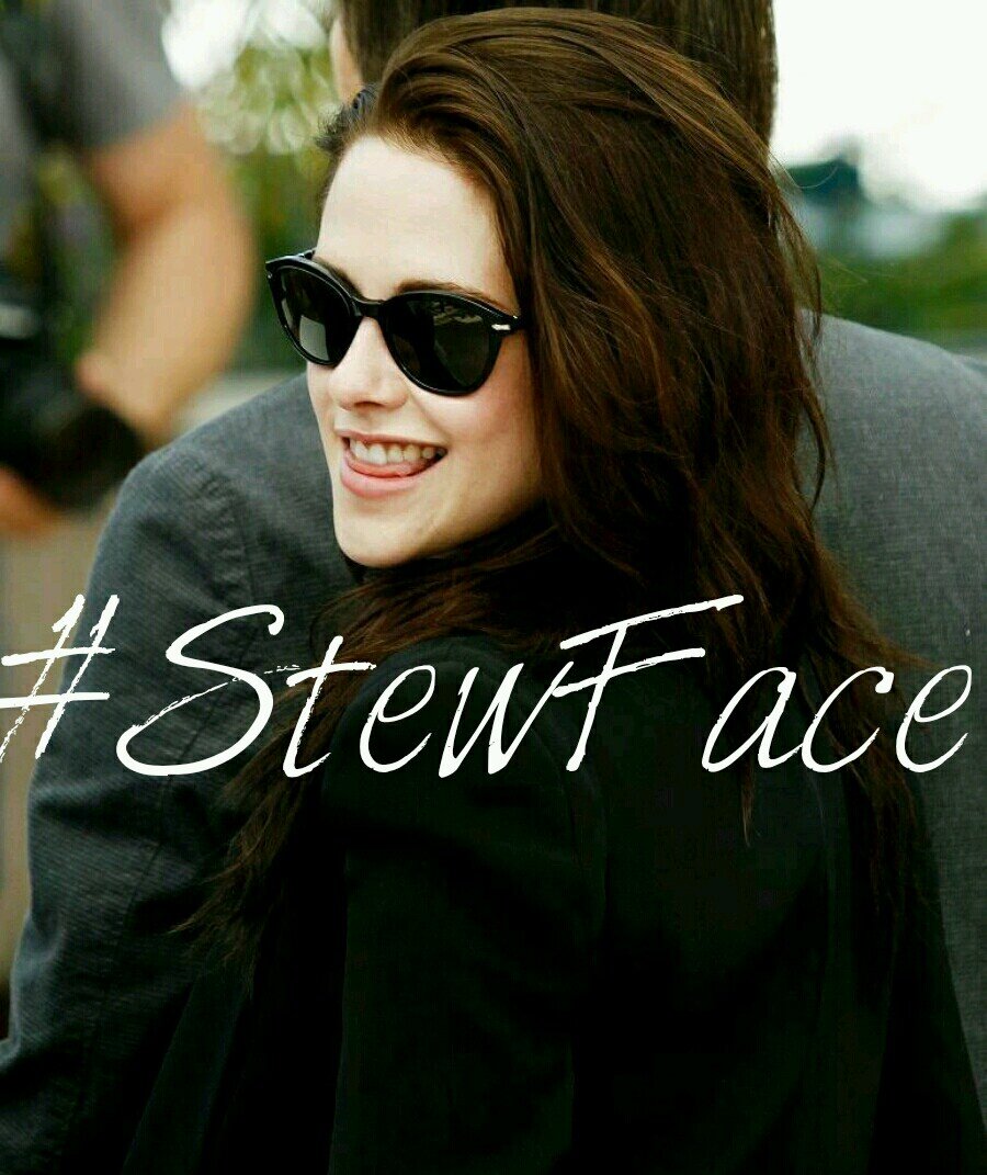 i am a person. dont underestimate me. falling for the lion. in love with the lamb. @TwilightTweets3 backup account