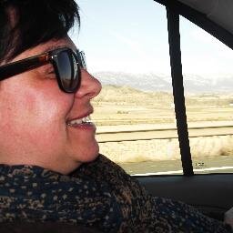 Madre de mis hijas.  Administrativa y contable.Aficionada al patchwork y otras labores.