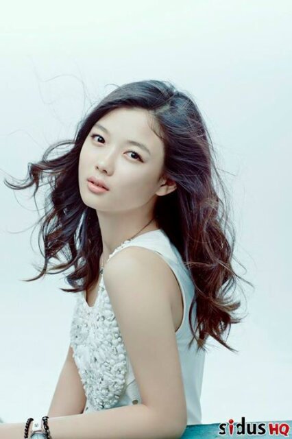 Hi~ Roleplayer of Actrees Kim Yoo Jung •nanananananana lalalalala~ | nae eonni @HwangHwang676
