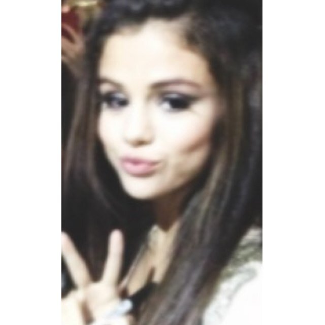 Free follow from @selsbieb , follow her