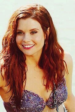 HighTideQueen's profile picture. Woah I have legs... pretty good legs...