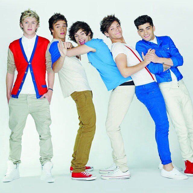 reviews6's profile picture. heyyyy I can write reviews for anything just tweet me to write it!!!!