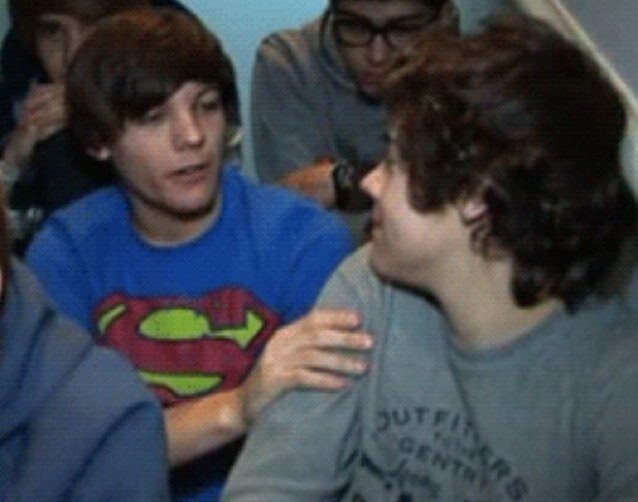 Hi, free follow! Follow my main @tamestyles (: